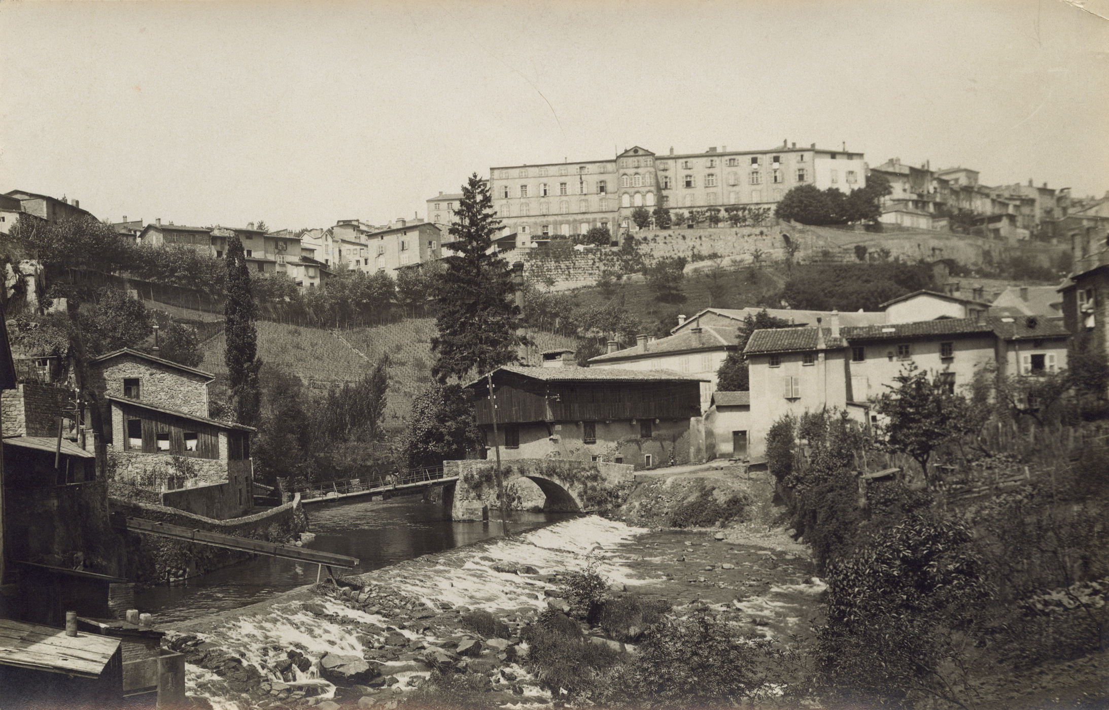 Étude historique et de diagnostic patrimonial de l’ancien hôpital de Thiers (Puy-de-Dôme)
