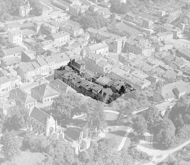Étude historique et patrimoniale des « rues montantes » de Vaucouleurs (Meuse)